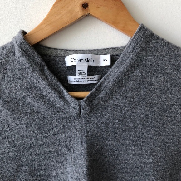 Calvin Klein Extra Fine Merino Wool V Neck Sweater - Picture 2 of 3